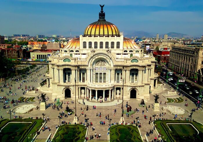 Places in Mexico City: Palacio de Bellas Artes