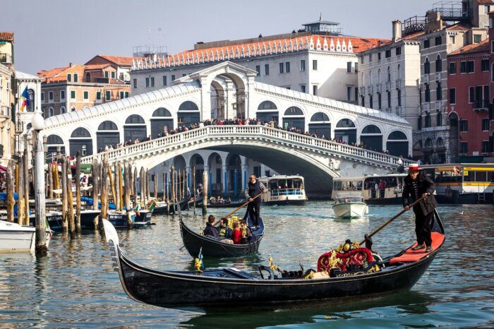 Rialto Bridge (Ponte di Rialto)